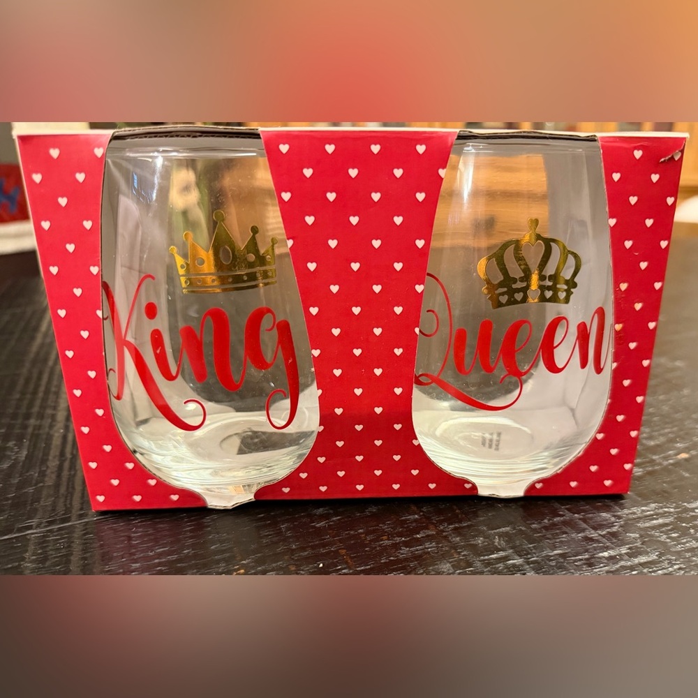 Glass Set with King and Queen design